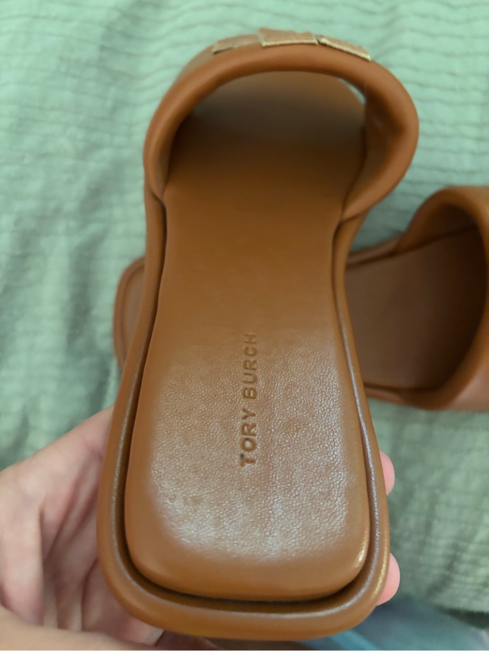 Footwear (Slides) - No Exact Match in Subcategory List - Picture 4 of 4